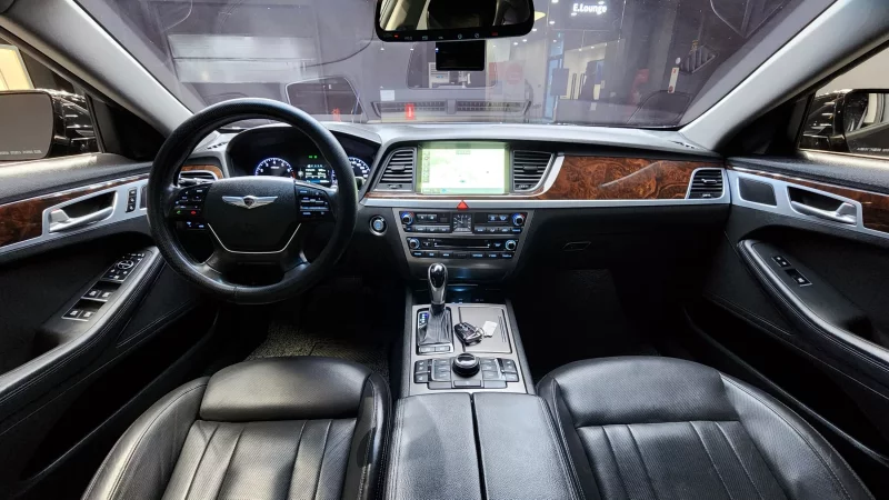 Hyundai Genesis