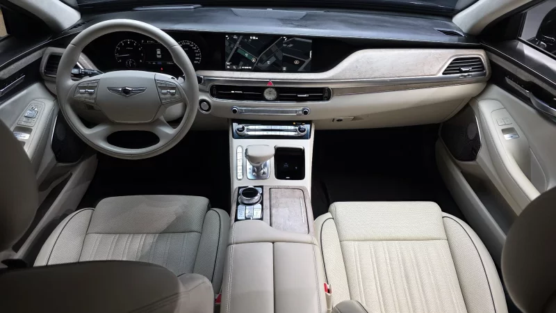 Genesis G90