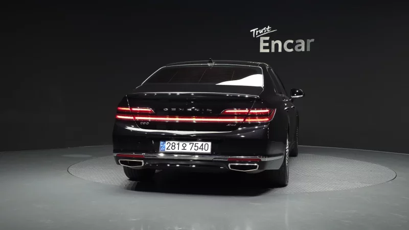 Genesis G90