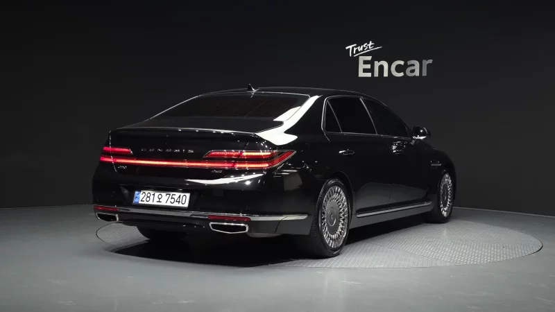 Genesis G90