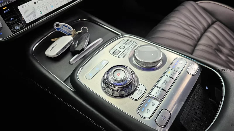 Genesis G90