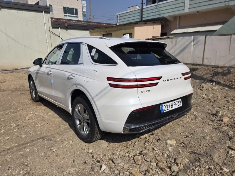 Genesis GV70