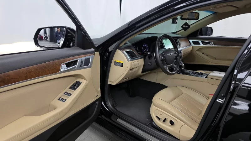 Hyundai Genesis