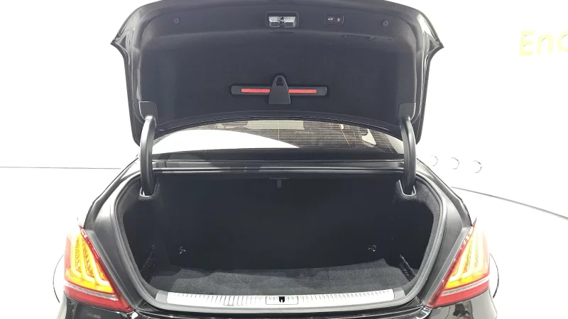 Genesis EQ900