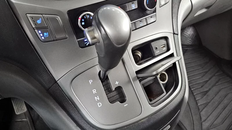 Hyundai Starex