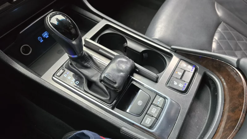 Hyundai Aslan