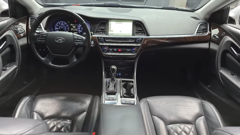 Hyundai Aslan
