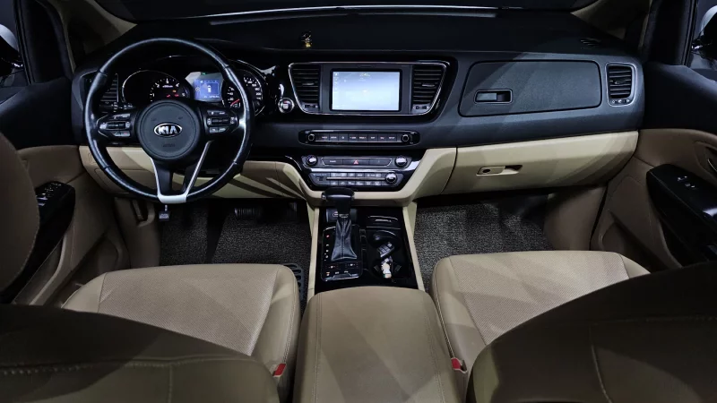 Kia Carnival