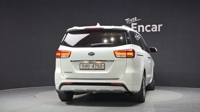 Kia Carnival
