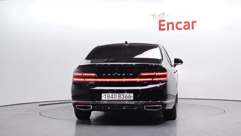 Genesis G90