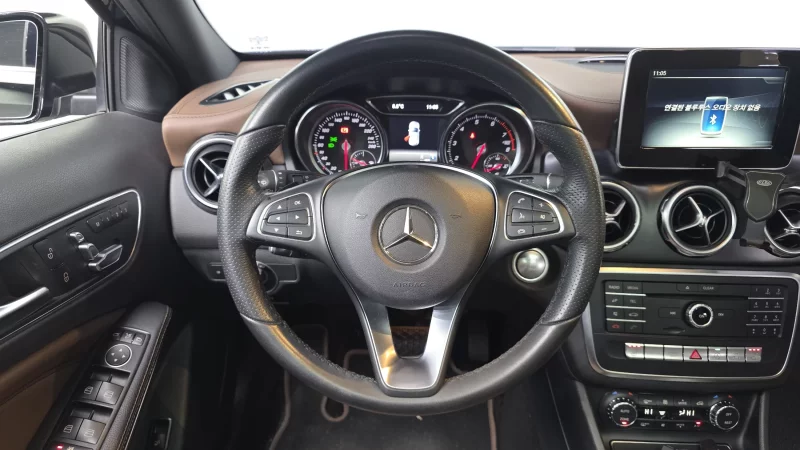 Mercedes-Benz GLA-Class