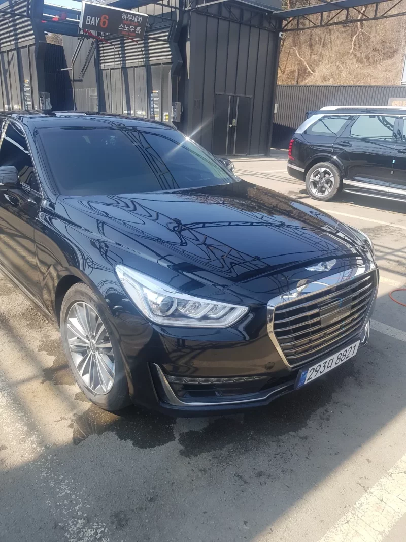 Genesis EQ900