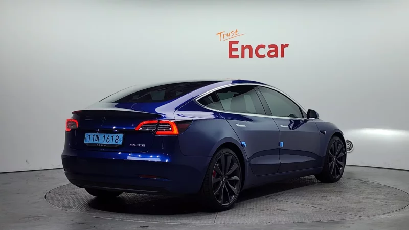 Tesla MODEL 3