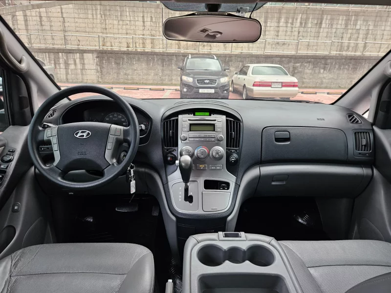 Hyundai Starex