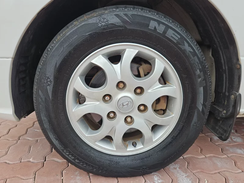 Hyundai Starex