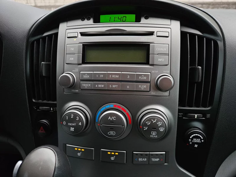 Hyundai Starex