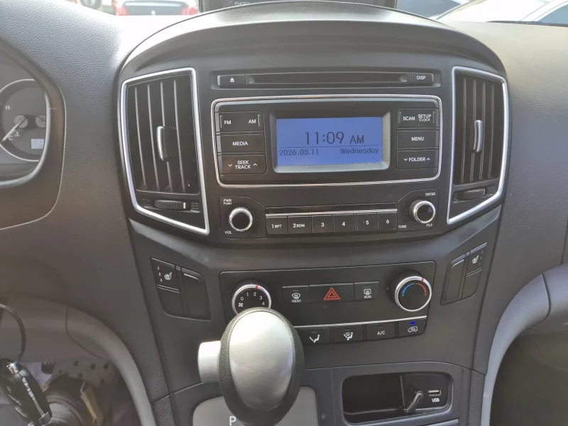 Hyundai Starex
