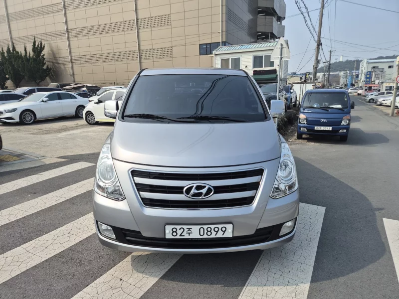 Hyundai Starex