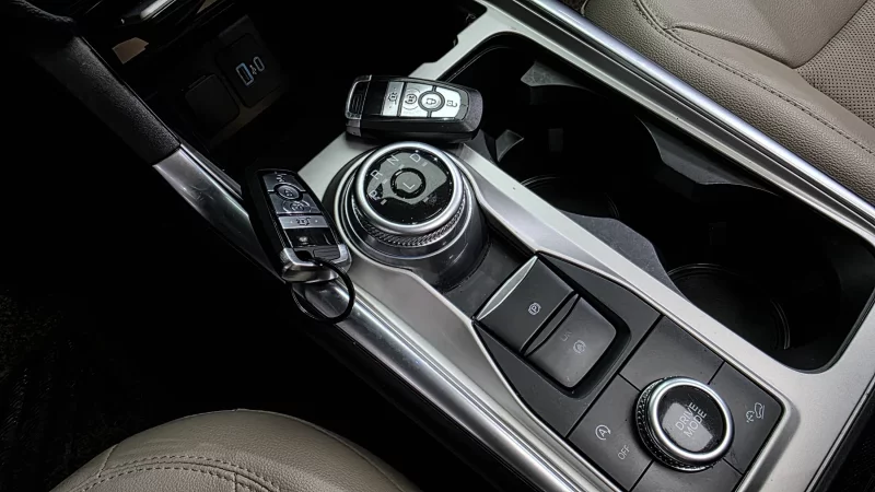 Ford EXPLORER