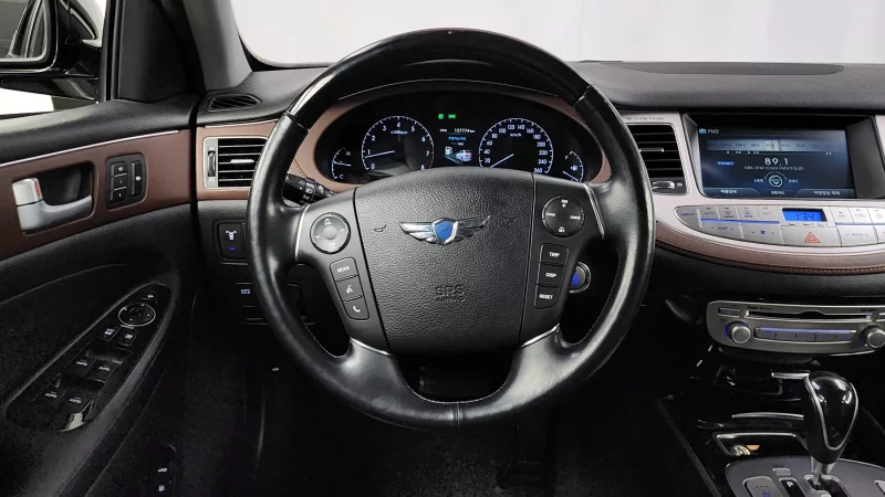 Hyundai Genesis