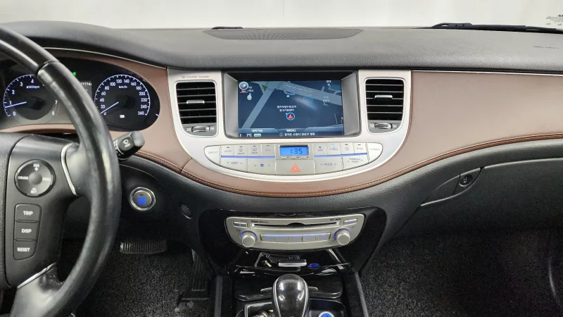 Hyundai Genesis