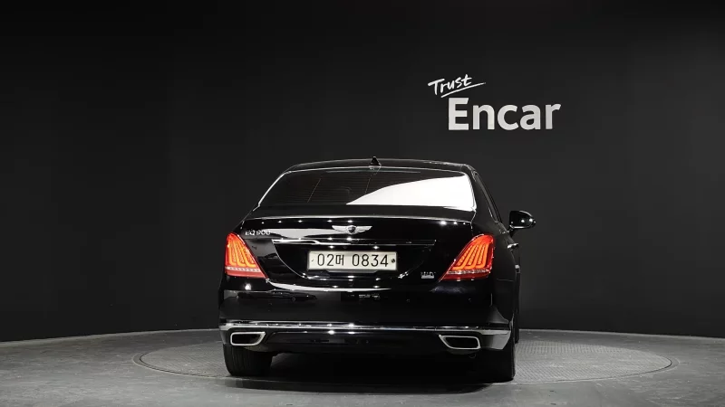 Genesis EQ900
