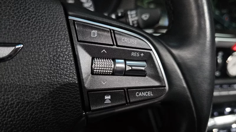 Genesis EQ900