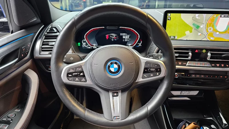 BMW iX3