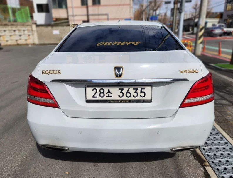 Hyundai Equus