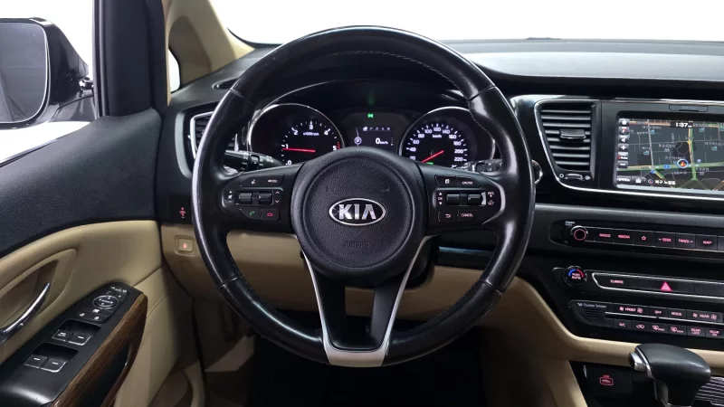 Kia Carnival