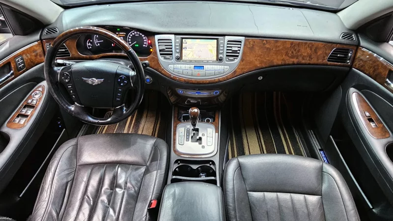 Hyundai Genesis