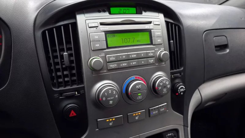 Hyundai Starex