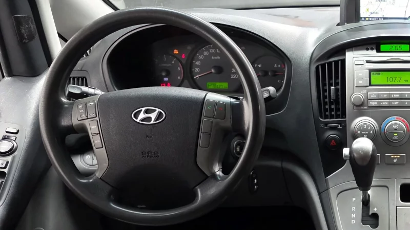 Hyundai Starex