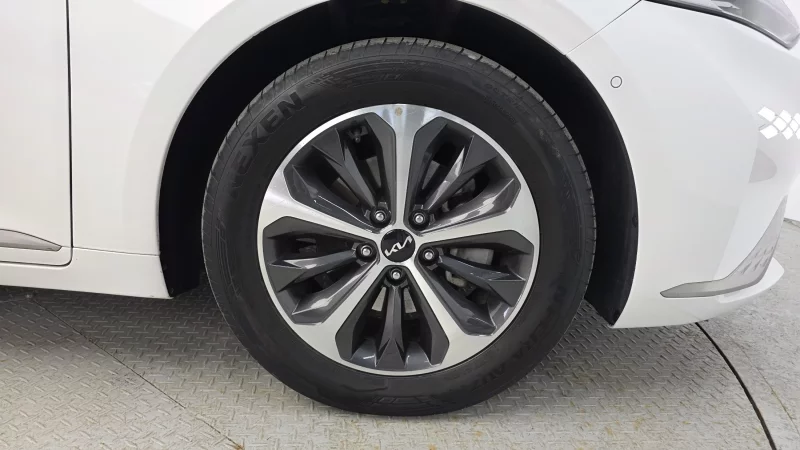 Kia K8