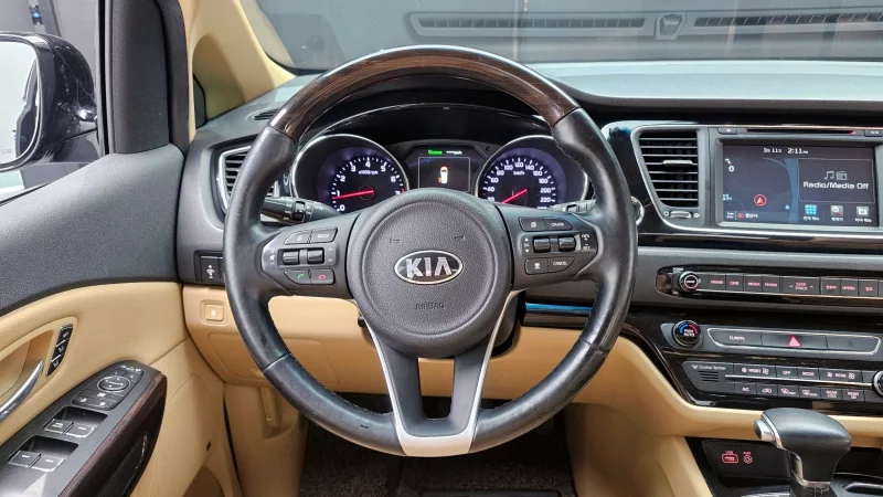 Kia Carnival