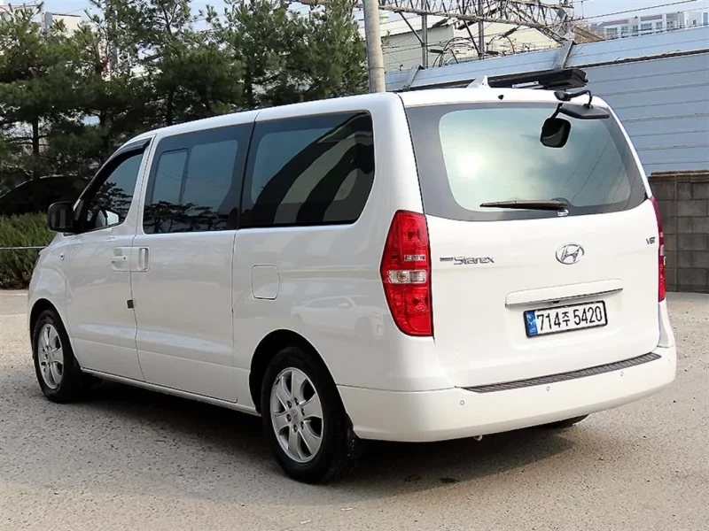 Hyundai Starex