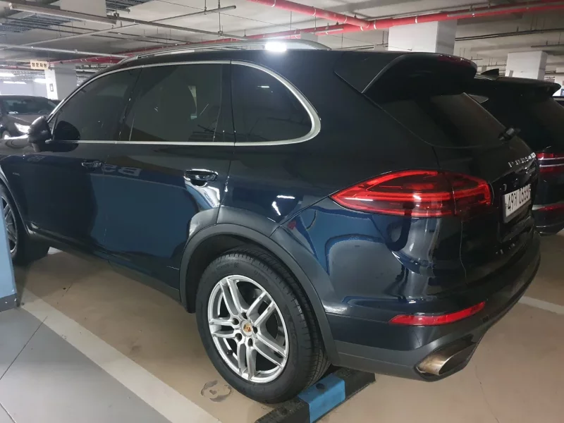 Porsche CAYENNE