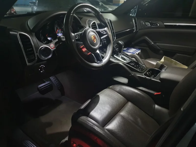 Porsche CAYENNE