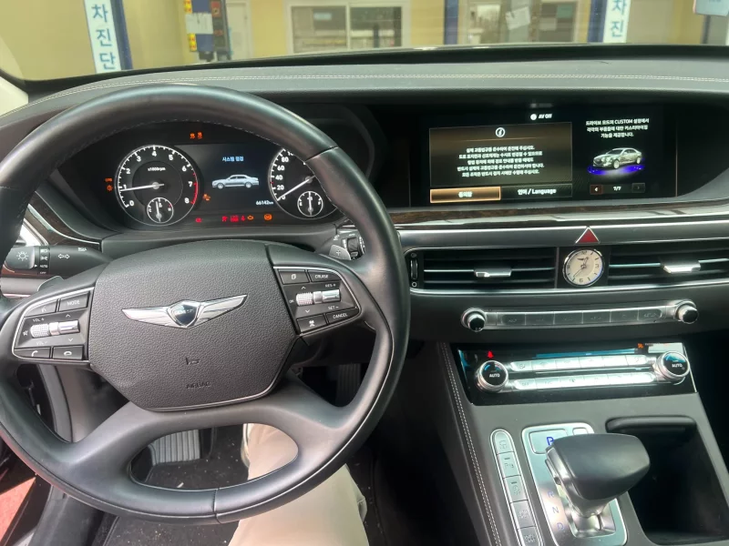 Genesis G90