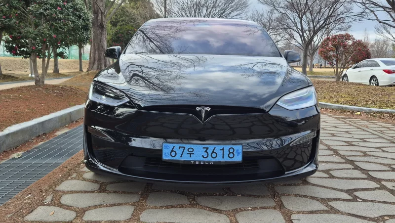 Tesla MODEL X