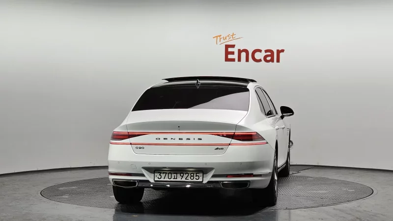 Genesis G90