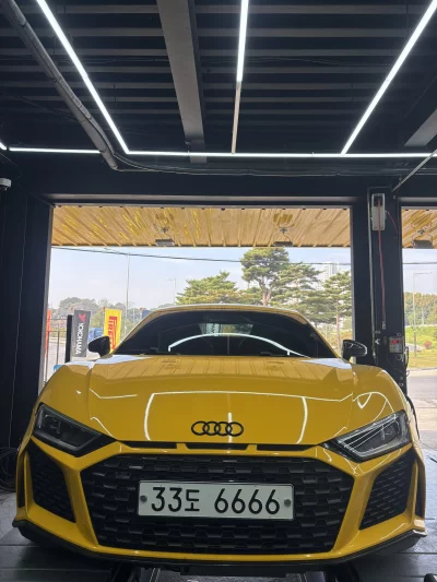 Audi R8