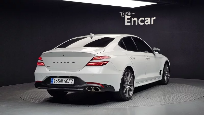 Genesis G70