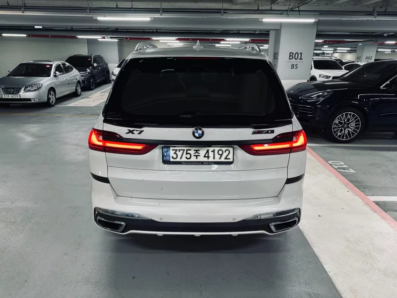BMW X7