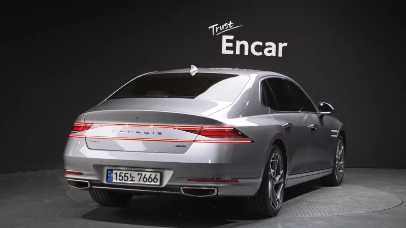 Genesis G90