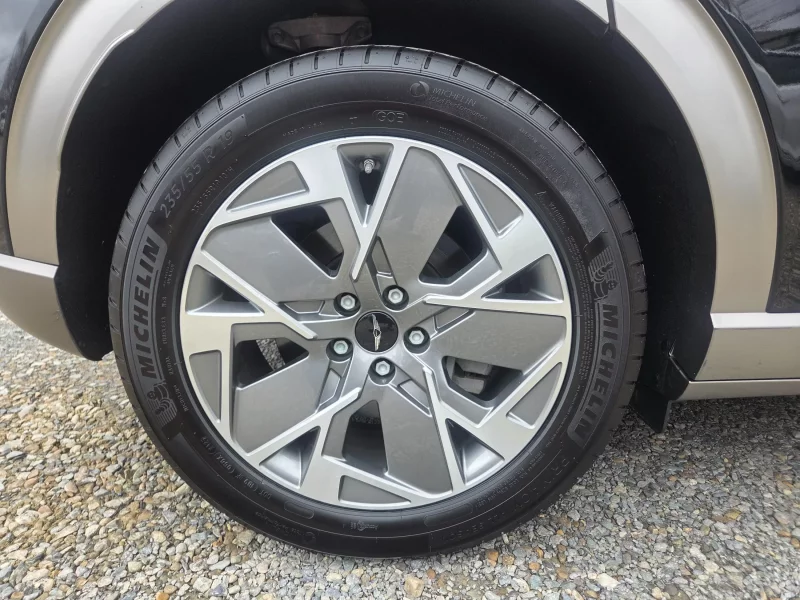 Genesis GV60