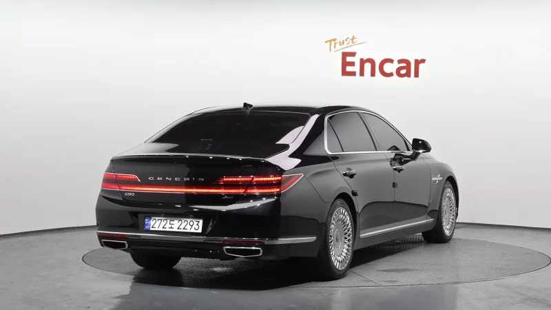 Genesis G90