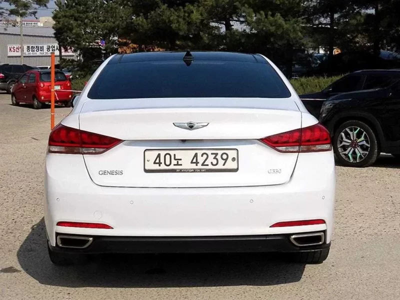 Hyundai Genesis