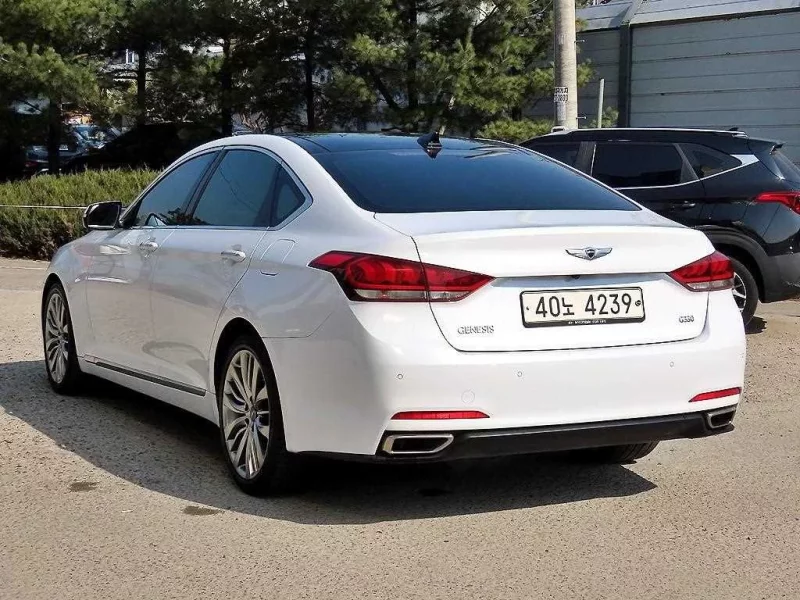 Hyundai Genesis