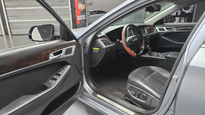 Hyundai Genesis